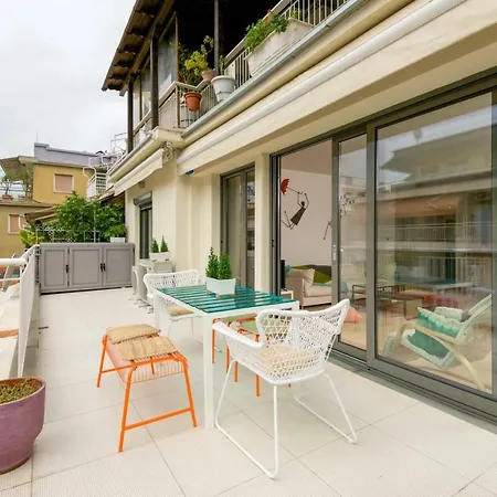 Stylish 3-bedroom & Terrace Tesalónica