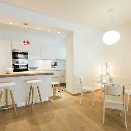 Stylish 3-bedroom & Terrace *