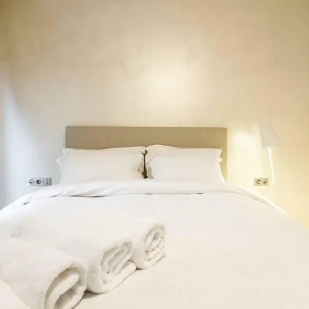 Stylish 3-bedroom & Terrace *