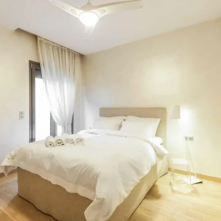 شقة Stylish 3-bedroom & Terrace