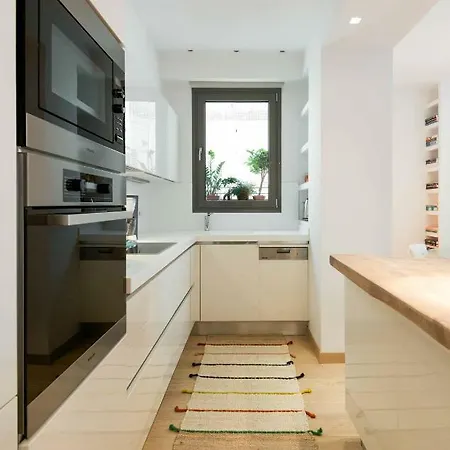 Stylish 3-bedroom & Terrace アパート *