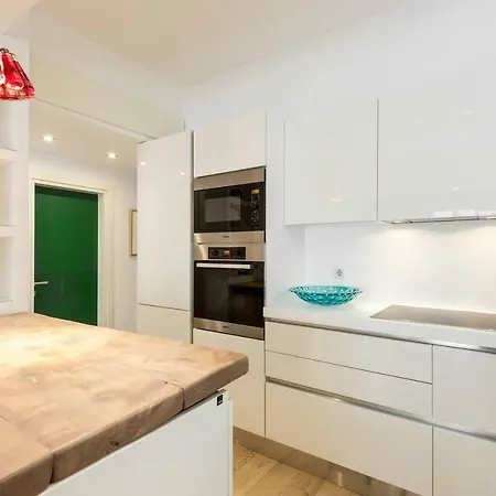 アパート Stylish 3-bedroom & Terrace *