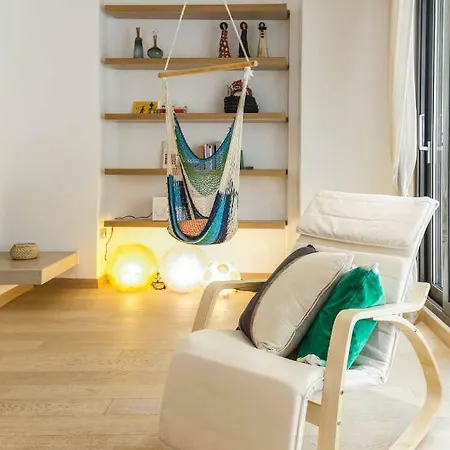 Stylish 3-bedroom & Terrace アパート *