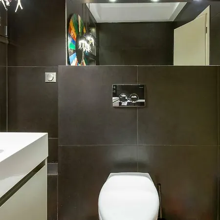Stylish 3-bedroom & Terrace テッサロニキ