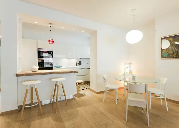 Stylish 3-bedroom & Terrace *