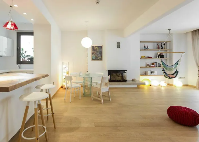 Stylish 3-bedroom & Terrace Soluň